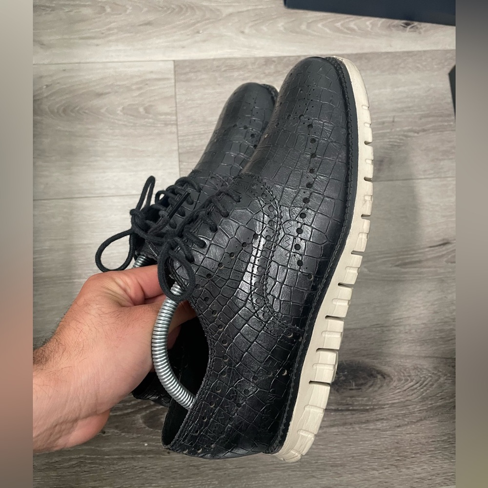 Cole Haan men's shoes size 8 used in great condition.